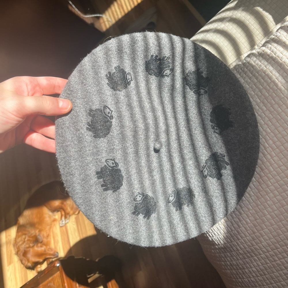 counting baby sheep beret 🐑
